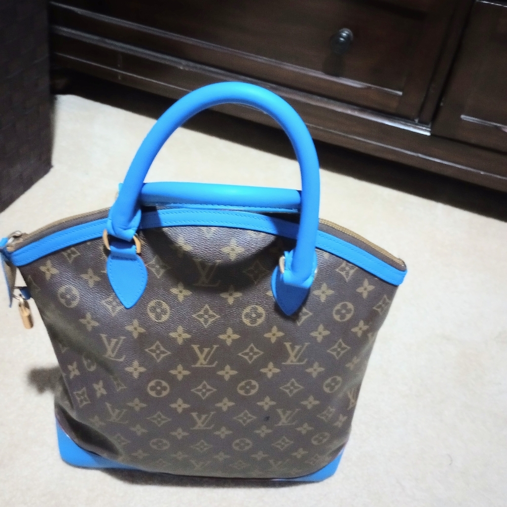 Louis Vuitton Bag - Picture 6 of 14